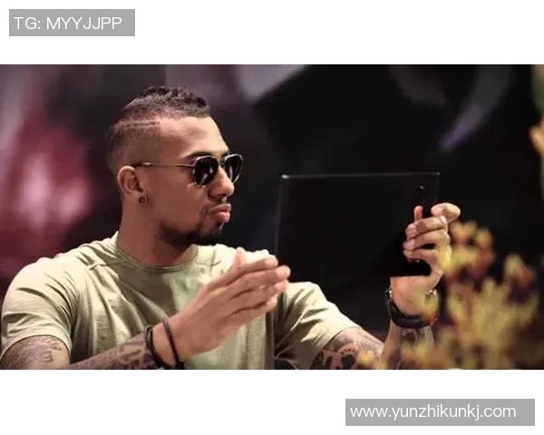 戴圆眼镜的足球明星揭秘 他们的场上表现与个性魅力