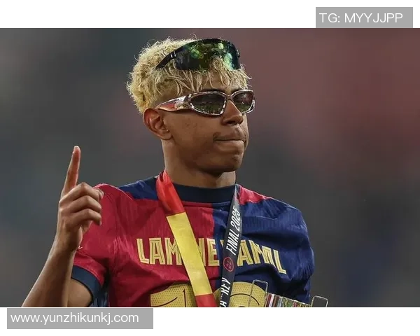 球星足球马儿的传奇旅程：从绿茵场到草原上的奔腾梦想