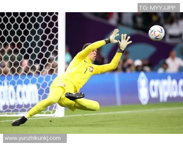 足球巨星以膝盖精准拍球技惊四座瞬间展现完美控制力 足球巨星以膝盖精准拍球技惊四座瞬间展现完美控制力